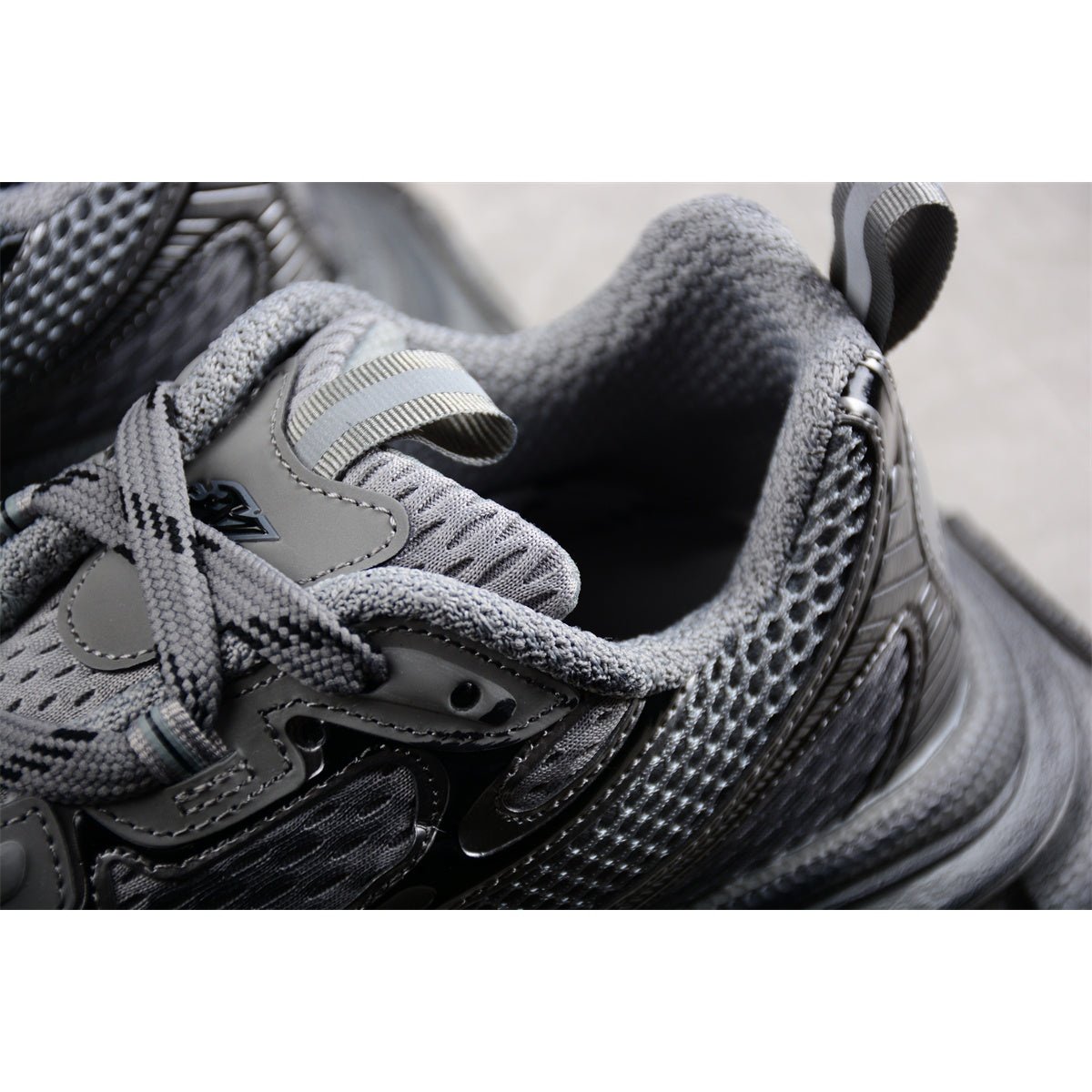 BALENCIAGA 3 - L - Bal Grey Sneakers - Black Unisex Streetwear Limited Edition - Introducing the BALENCIAGA 3XL x Bal Grey Black, a sophisticated blend of modern design and