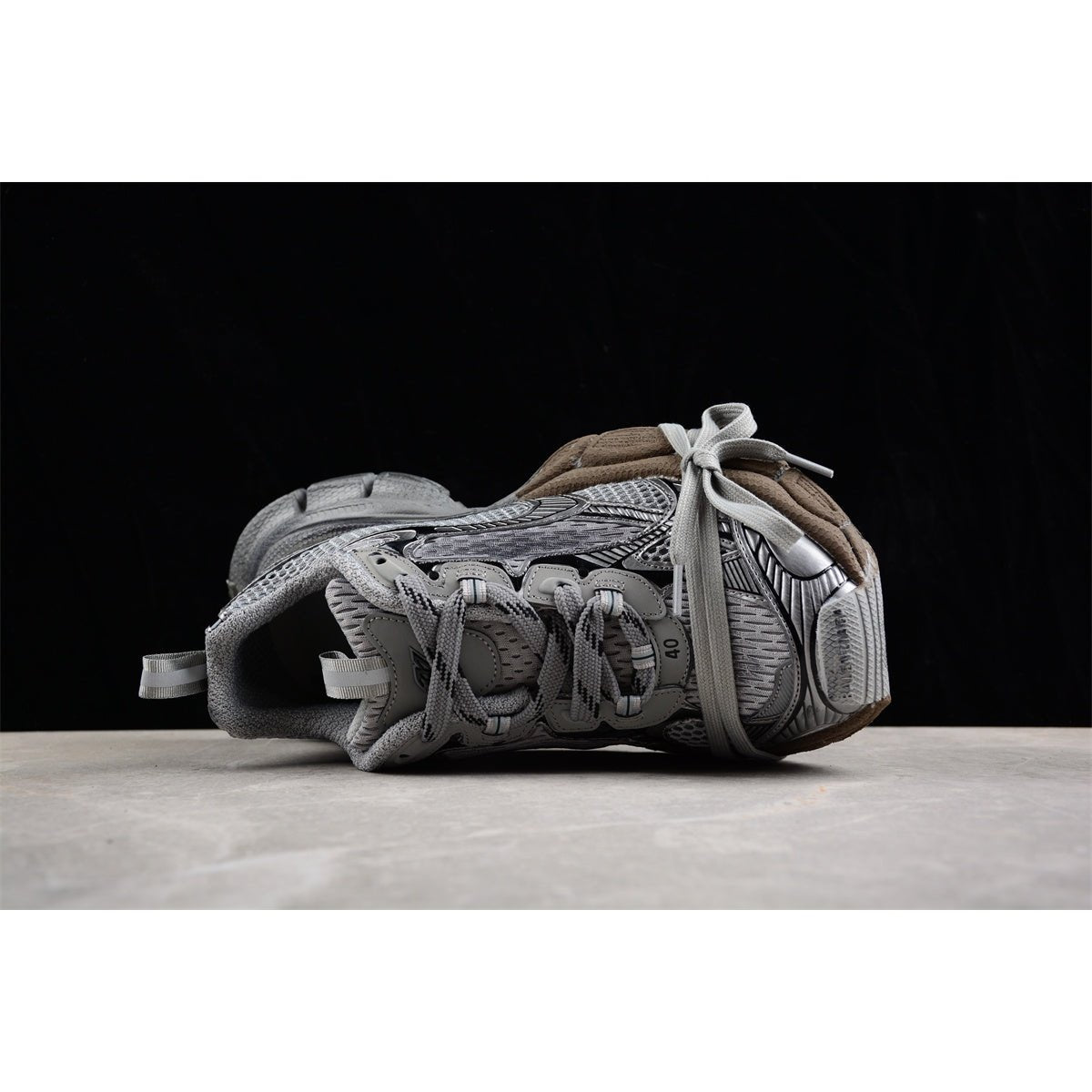 BALENCIAGA 3 - L - Bal Grey Sneakers - Black Unisex Streetwear Limited Edition - Introducing the BALENCIAGA 3XL x Bal Grey Black, a sophisticated blend of modern design and
