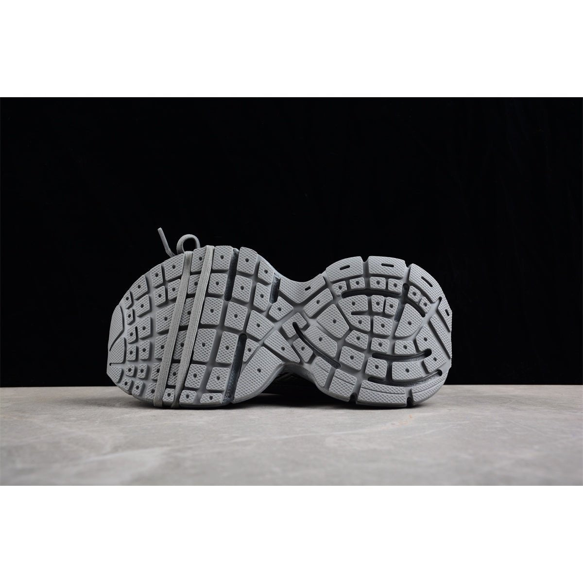 BALENCIAGA 3 - L - Bal Worn Out Sneakers - Grey Unisex Streetwear Limited Edition - Introducing the BALENCIAGA 3XL x Bal Grey Worn Out sneakers, a masterful blend of edgy