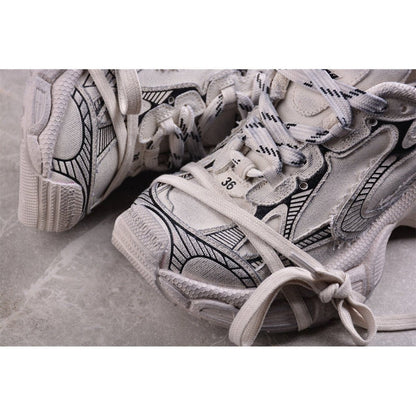 BALENCIAGA 3 - L - Sneakers - Beige Unisex Streetwear Limited Edition - Introducing the BALENCIAGA 3XL x Beige, a seamless blend of luxury and everyday comfort. These
