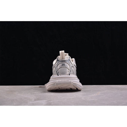 BALENCIAGA 3 - L - Sneakers - Beige Unisex Streetwear Limited Edition - Introducing the BALENCIAGA 3XL x Beige, a seamless blend of luxury and everyday comfort. These