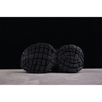 BALENCIAGA 3 - L - White Sneakers - Black Unisex Streetwear Limited Edition - The Balenciaga 3XL x Black White sneakers epitomize the brand's commitment to bold, fashion-forward designs.
