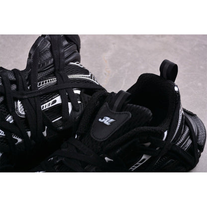 BALENCIAGA 3 - L - White Sneakers - Black Unisex Streetwear Limited Edition - The Balenciaga 3XL x Black White sneakers epitomize the brand's commitment to bold, fashion-forward designs.
