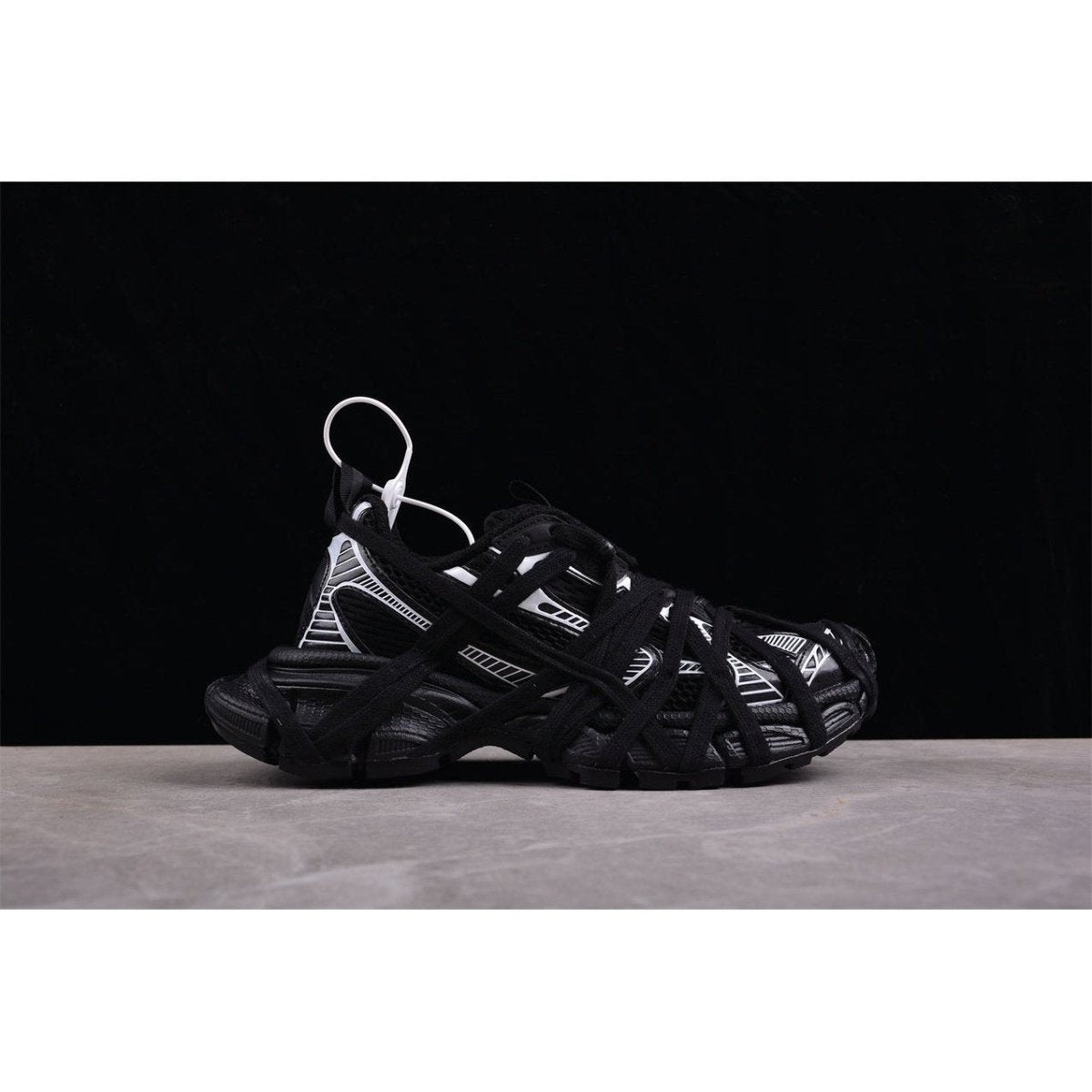 BALENCIAGA 3 - L - White Sneakers - Black Unisex Streetwear Limited Edition - The Balenciaga 3XL x Black White sneakers epitomize the brand's commitment to bold, fashion-forward designs.