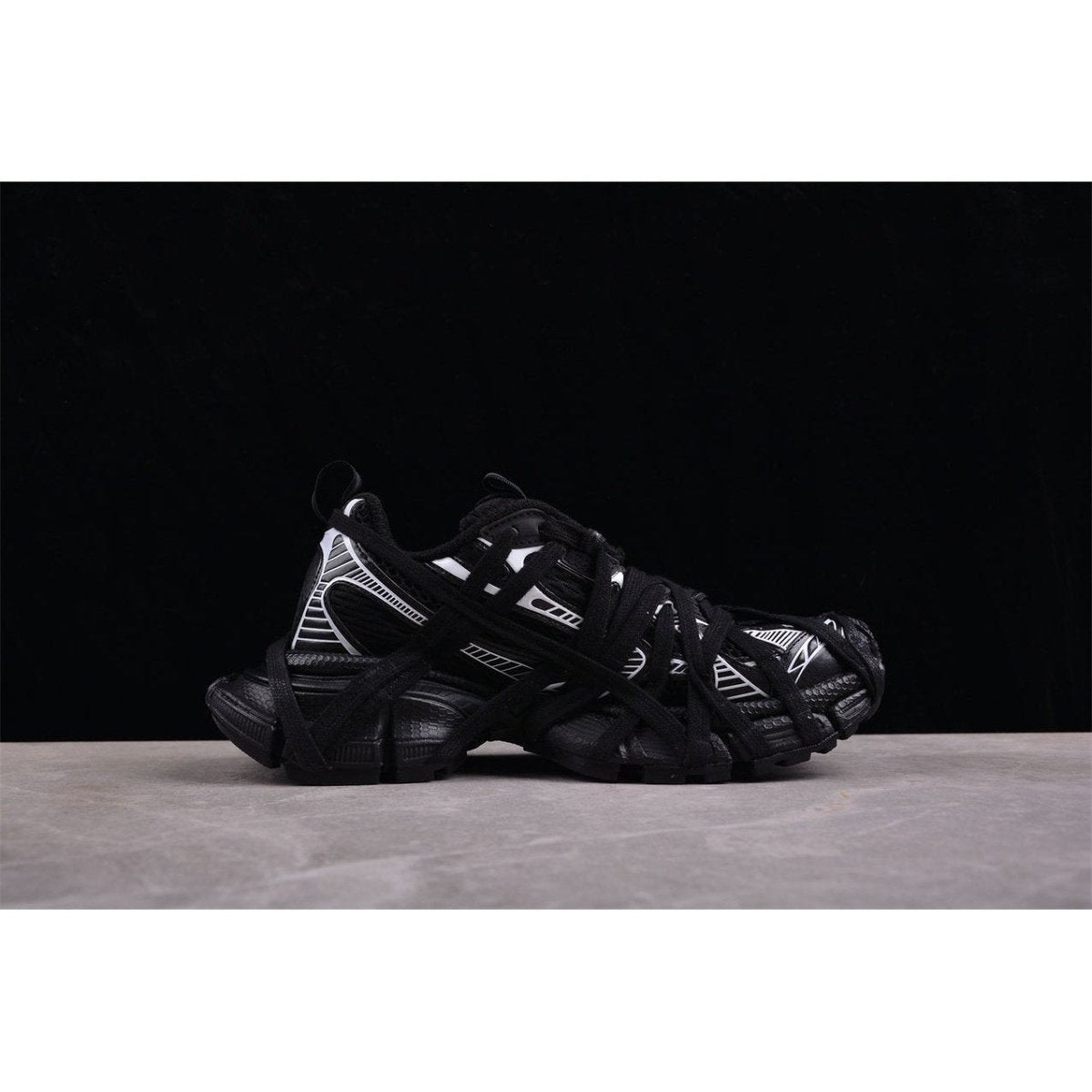 BALENCIAGA 3 - L - White Sneakers - Black Unisex Streetwear Limited Edition - The Balenciaga 3XL x Black White sneakers epitomize the brand's commitment to bold, fashion-forward designs.