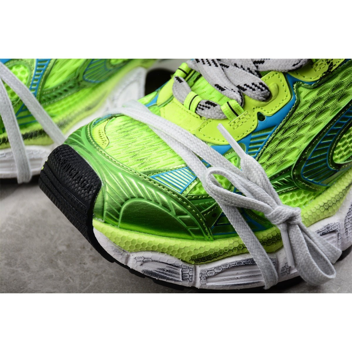 BALENCIAGA 3 - L - Fluo Yellow Sneakers - Blue Unisex Streetwear Limited Edition - Introducing the BALENCIAGA 3XL x Fluo Yellow Blue, a bold fusion of cutting-edge design and