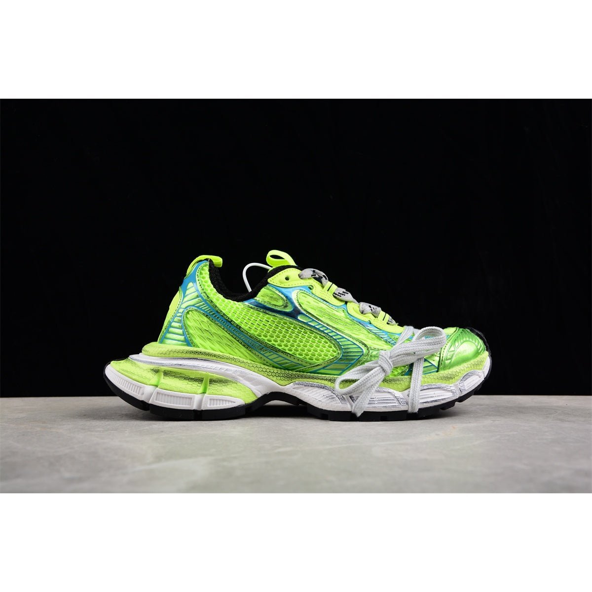 BALENCIAGA 3 - L - Fluo Yellow Sneakers - Blue Unisex Streetwear Limited Edition - Introducing the BALENCIAGA 3XL x Fluo Yellow Blue, a bold fusion of cutting-edge design and