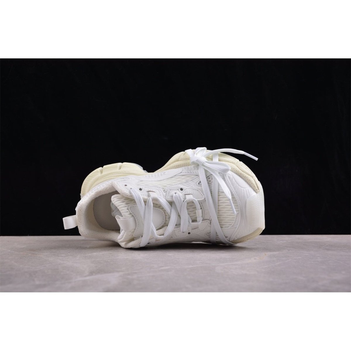 BALENCIAGA 3 - L - Glow In The Dark Sneakers Unisex Streetwear Limited Edition - The Balenciaga 3XL x Glow in the Dark sneakers transform your stride into a luminous