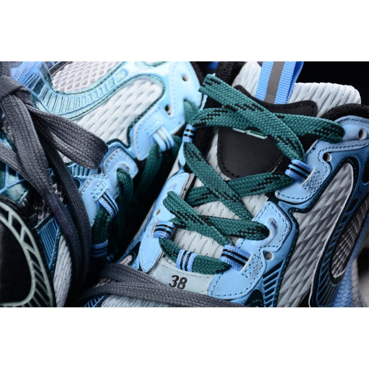 BALENCIAGA 3 - L - Malachite Sneakers - Green Unisex Streetwear Limited Edition - The Balenciaga 3XL x Malachite Green sneakers are a stunning manifestation of luxury and bold
