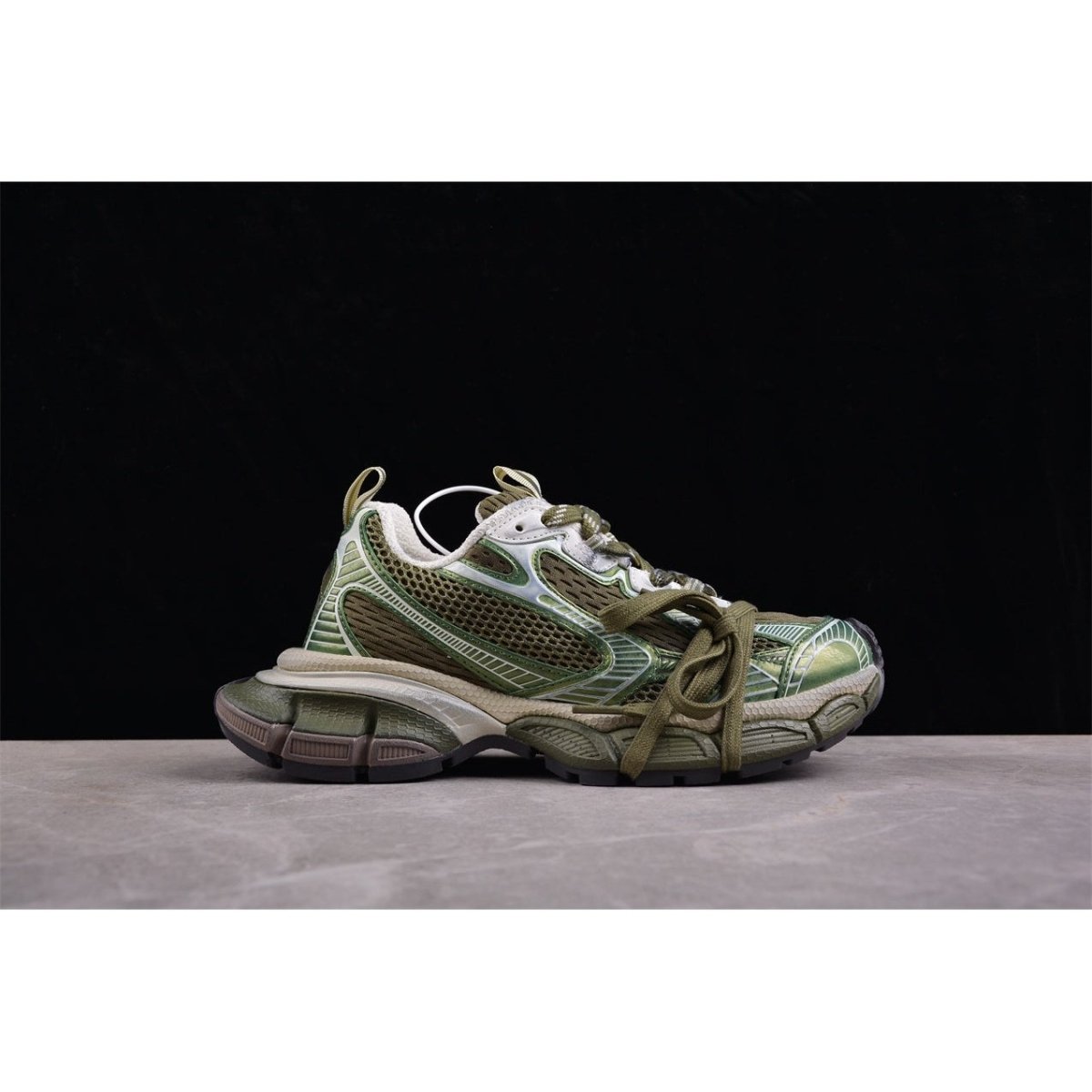 BALENCIAGA 3 - L - Olive Sneakers - Green Unisex Streetwear Limited Edition - Introducing the BALENCIAGA 3XL x Olive Green, a striking blend of modern design and luxurious