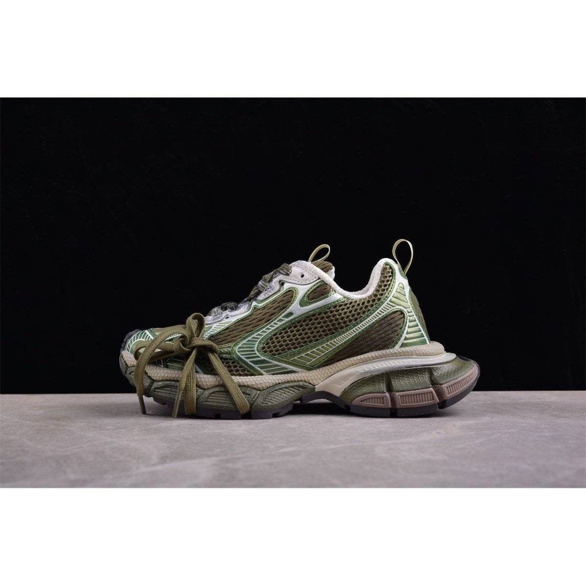 BALENCIAGA 3 - L - Olive Sneakers - Green Unisex Streetwear Limited Edition - Introducing the BALENCIAGA 3XL x Olive Green, a striking blend of modern design and luxurious