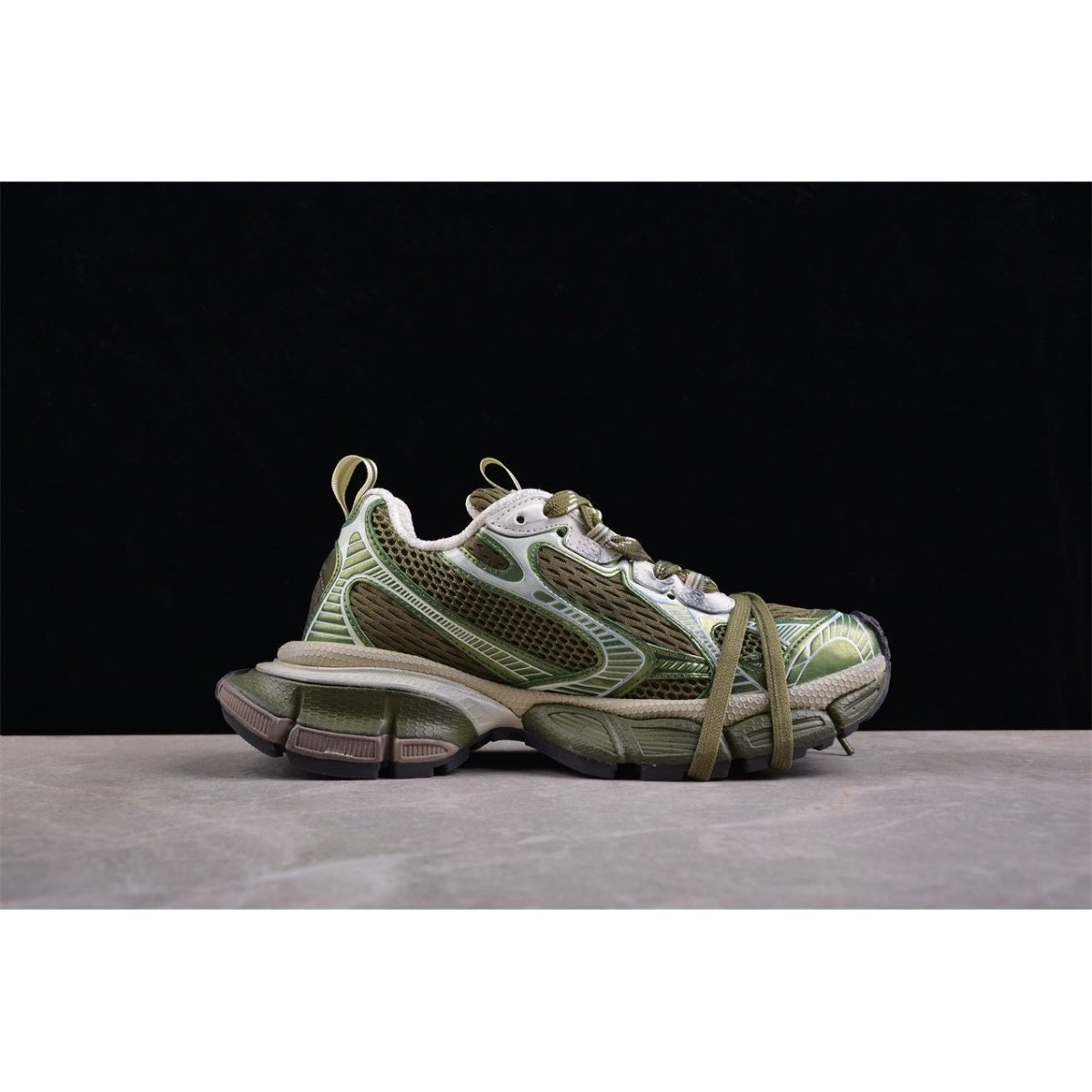 BALENCIAGA 3 - L - Olive Sneakers - Green Unisex Streetwear Limited Edition - Introducing the BALENCIAGA 3XL x Olive Green, a striking blend of modern design and luxurious