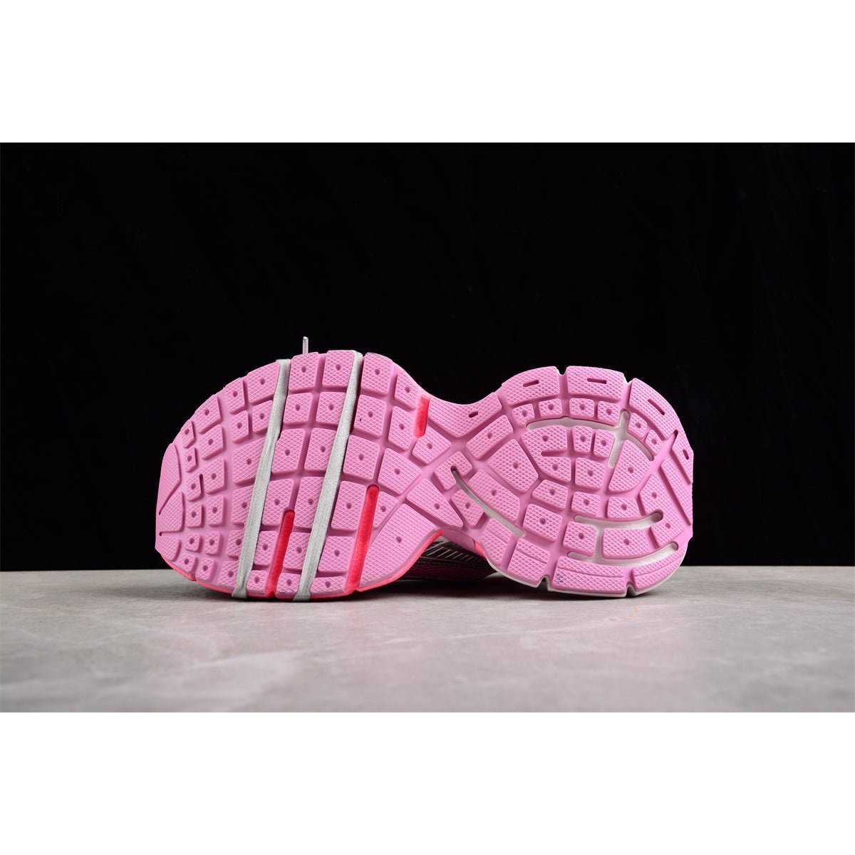 BALENCIAGA 3 - L - Silver Sneakers - Pink Unisex Streetwear Limited Edition - The BALENCIAGA 3XL x Pink Silver sneakers are a stunning expression of contemporary fashion, blending