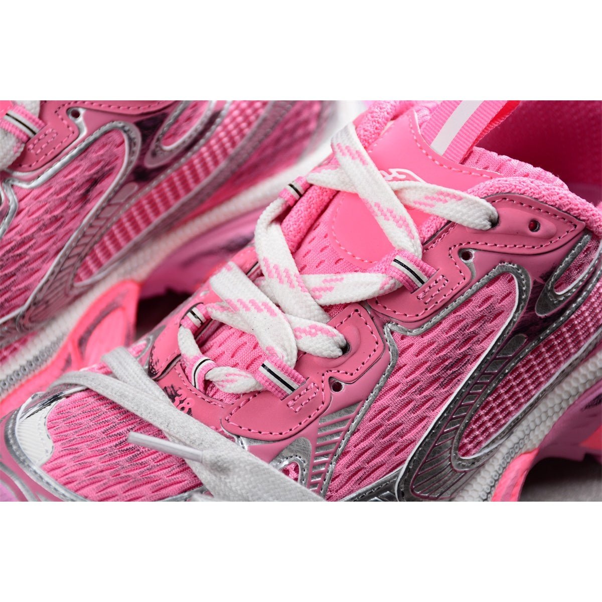 BALENCIAGA 3 - L - Silver Sneakers - Pink Unisex Streetwear Limited Edition - The BALENCIAGA 3XL x Pink Silver sneakers are a stunning expression of contemporary fashion, blending
