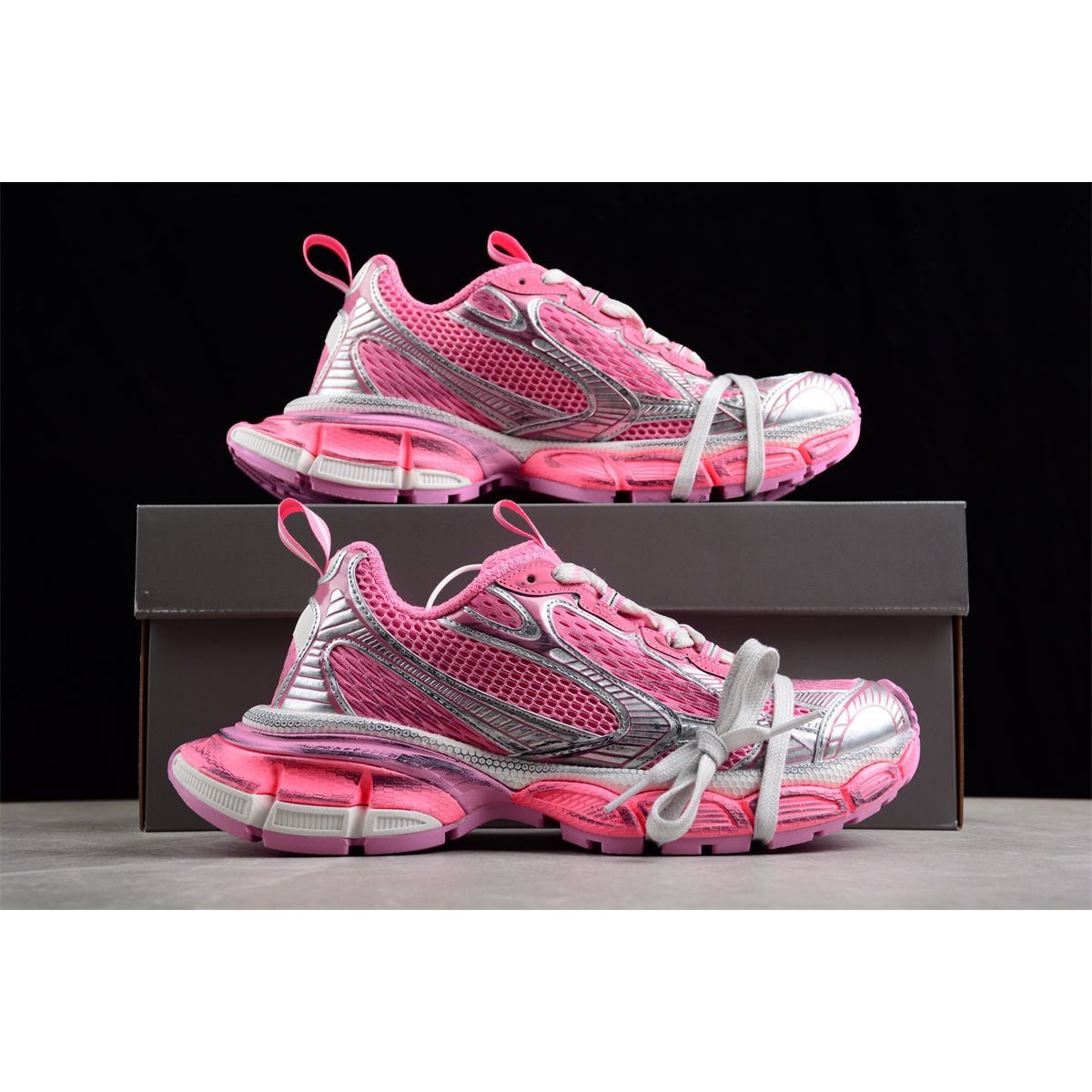 BALENCIAGA 3 - L - Silver Sneakers - Pink Unisex Streetwear Limited Edition - The BALENCIAGA 3XL x Pink Silver sneakers are a stunning expression of contemporary fashion, blending