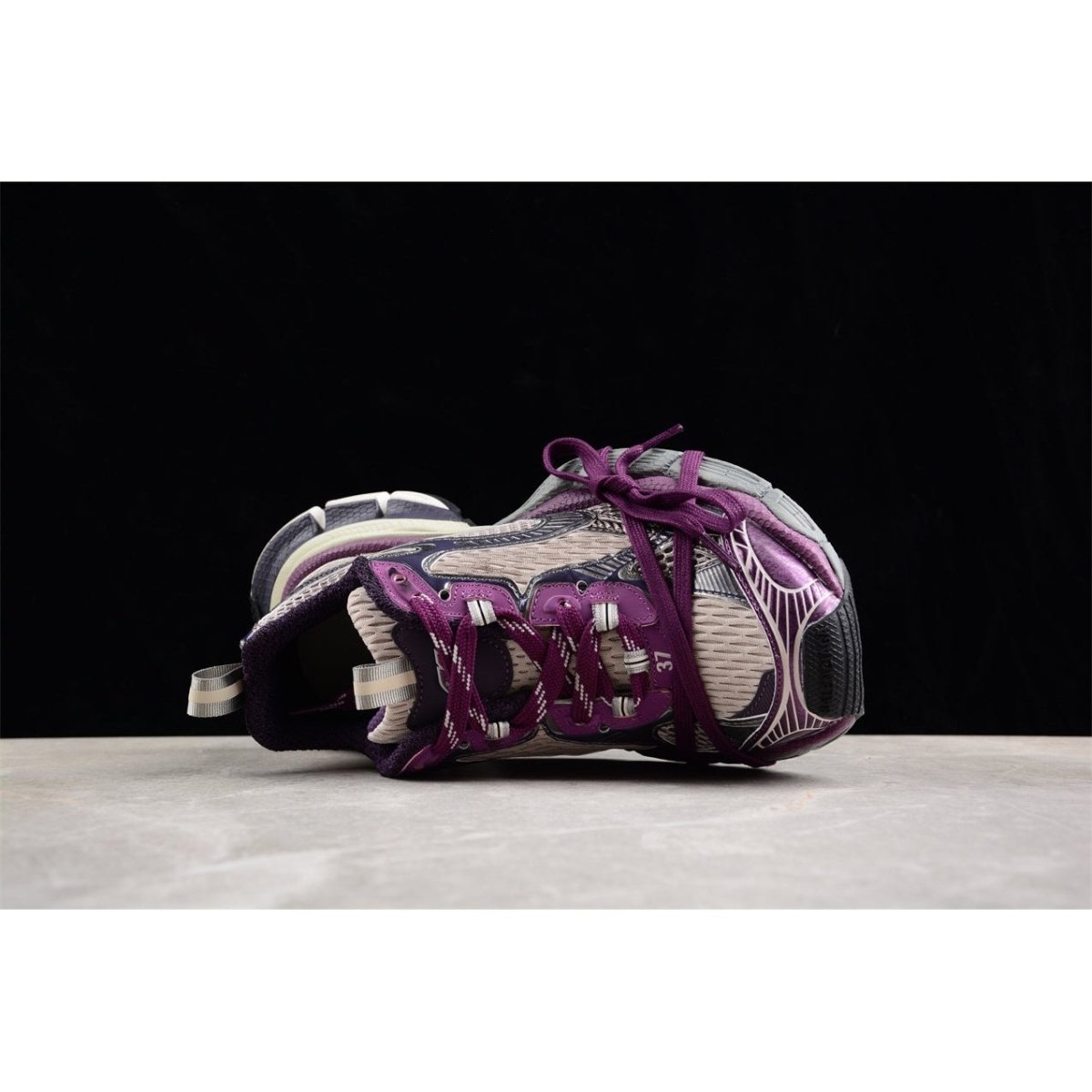 BALENCIAGA 3 - L - Grey Sneakers - Purple Unisex Streetwear Limited Edition - Introducing the BALENCIAGA 3XL x Purple Grey, a stunning blend of contemporary design and luxurious