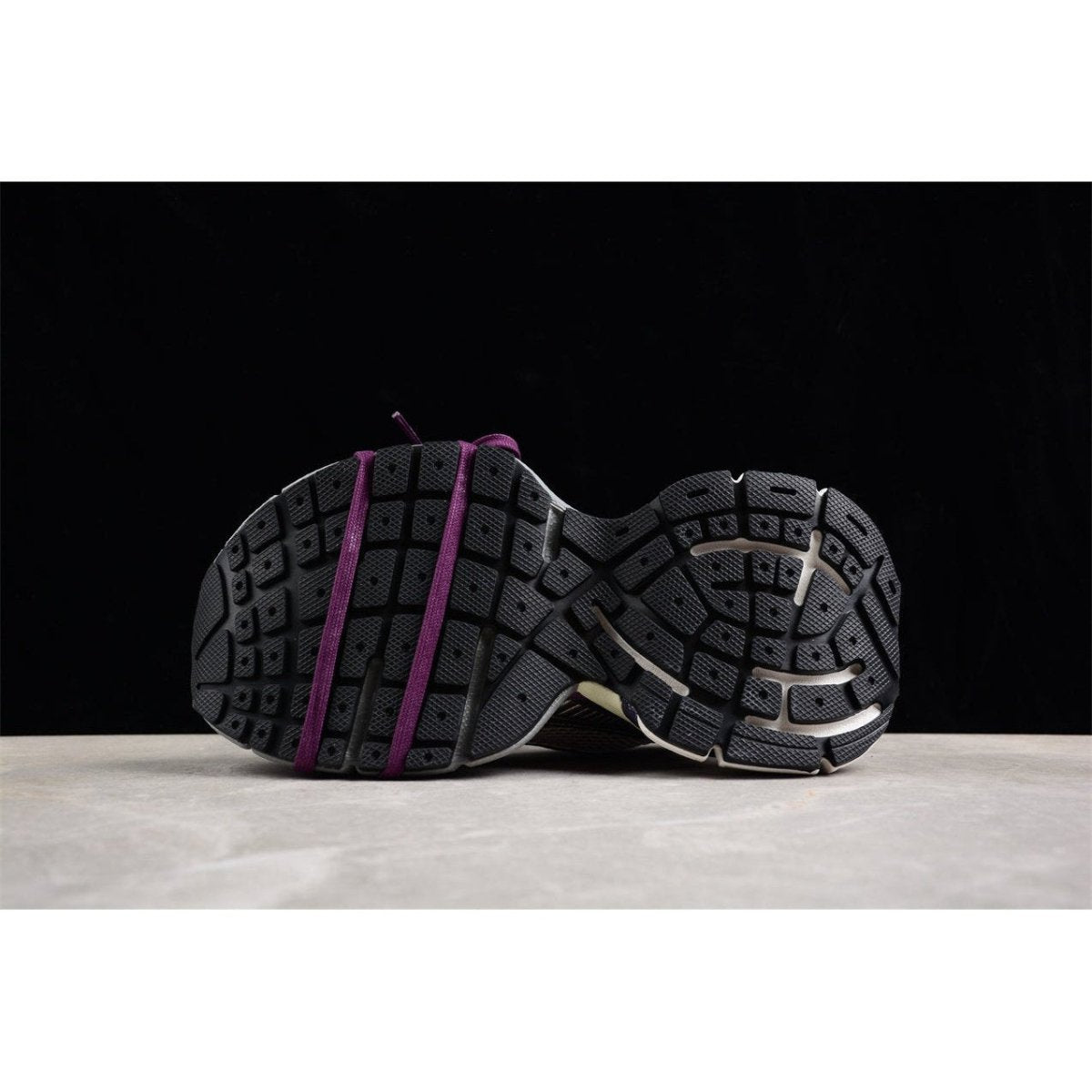 BALENCIAGA 3 - L - Grey Sneakers - Purple Unisex Streetwear Limited Edition - Introducing the BALENCIAGA 3XL x Purple Grey, a stunning blend of contemporary design and luxurious