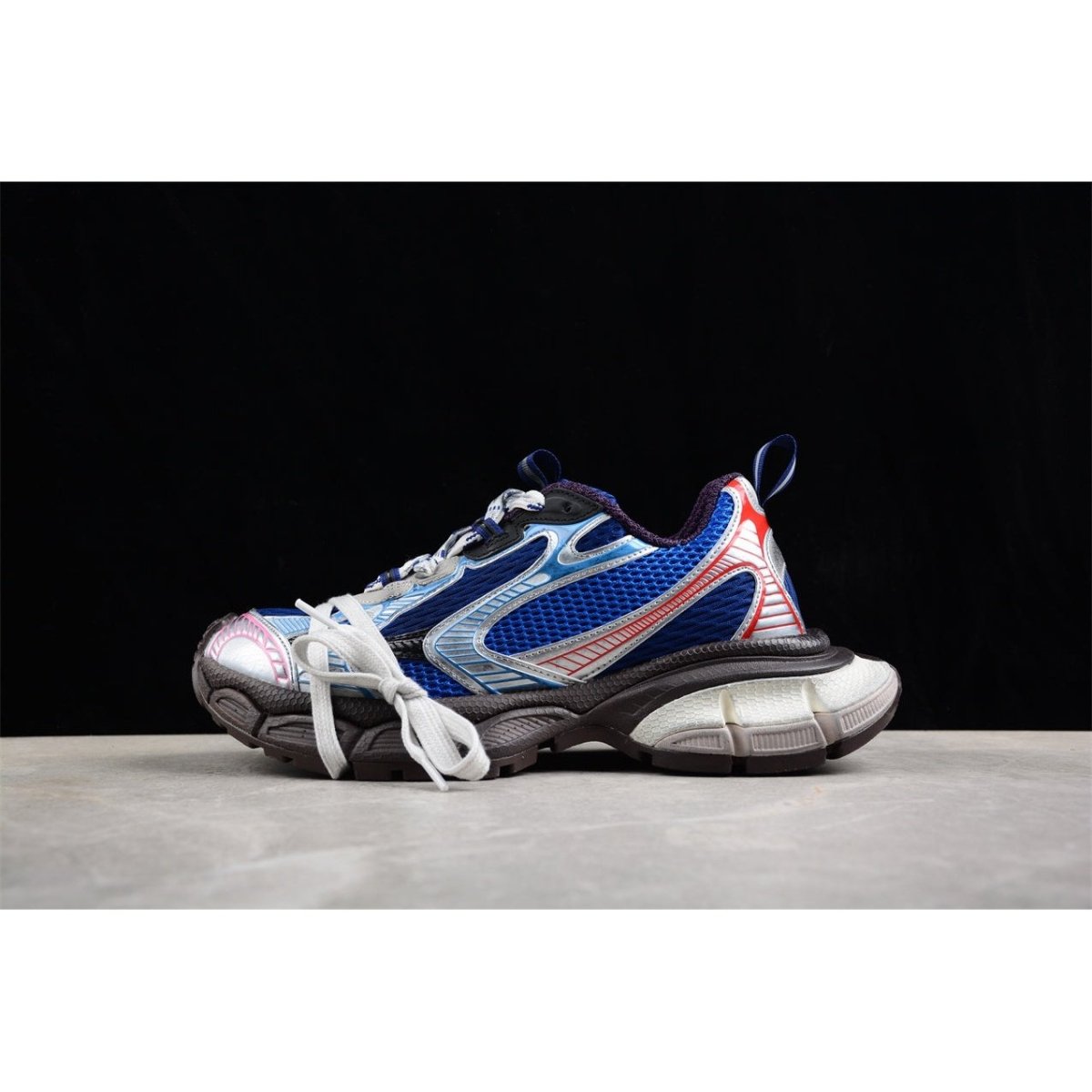 BALENCIAGA 3 - L - Royal Sneakers - Grey Unisex Streetwear Limited Edition - The BALENCIAGA 3XL x Royal Grey sneakers present a sophisticated fusion of sporty design and