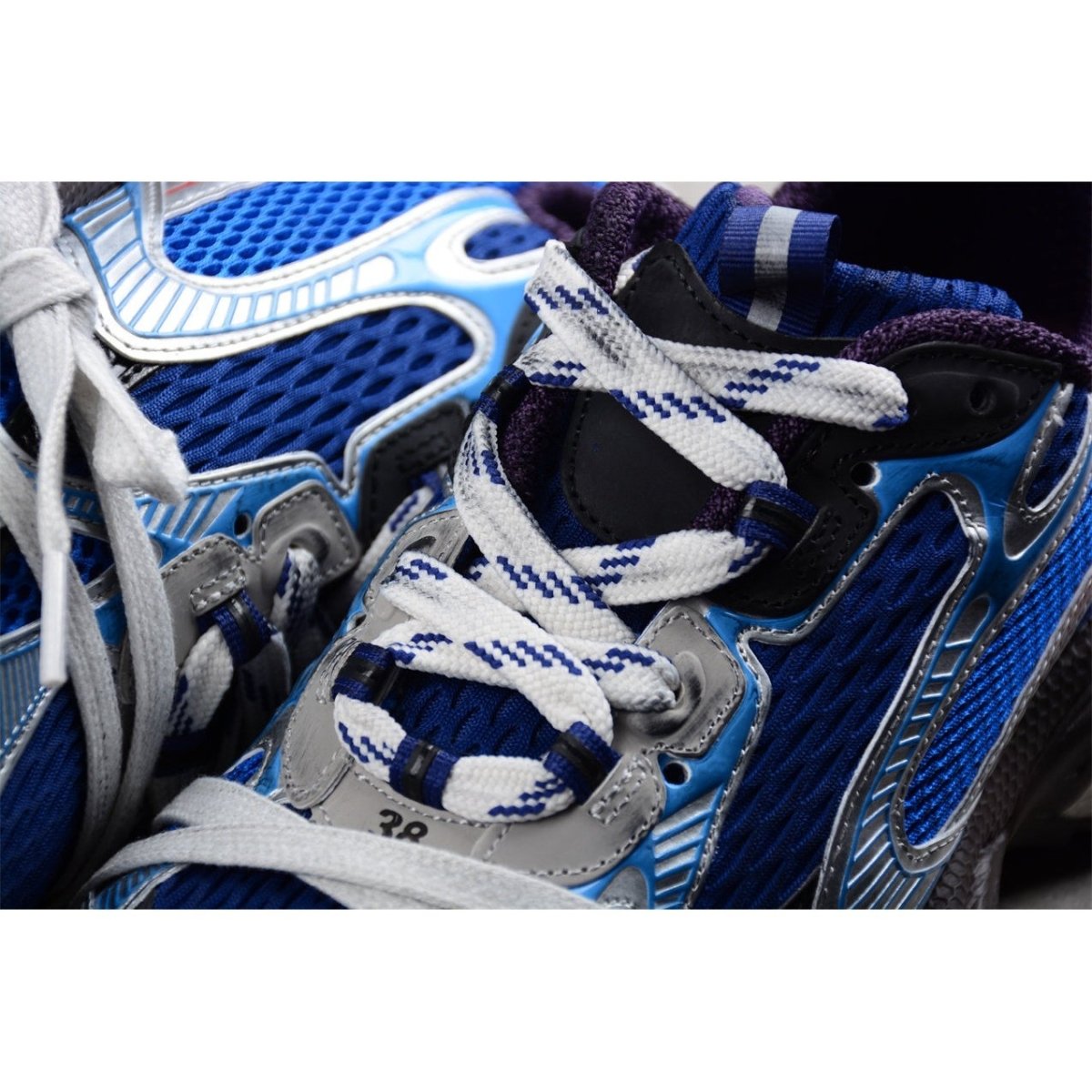 BALENCIAGA 3 - L - Royal Sneakers - Grey Unisex Streetwear Limited Edition - The BALENCIAGA 3XL x Royal Grey sneakers present a sophisticated fusion of sporty design and