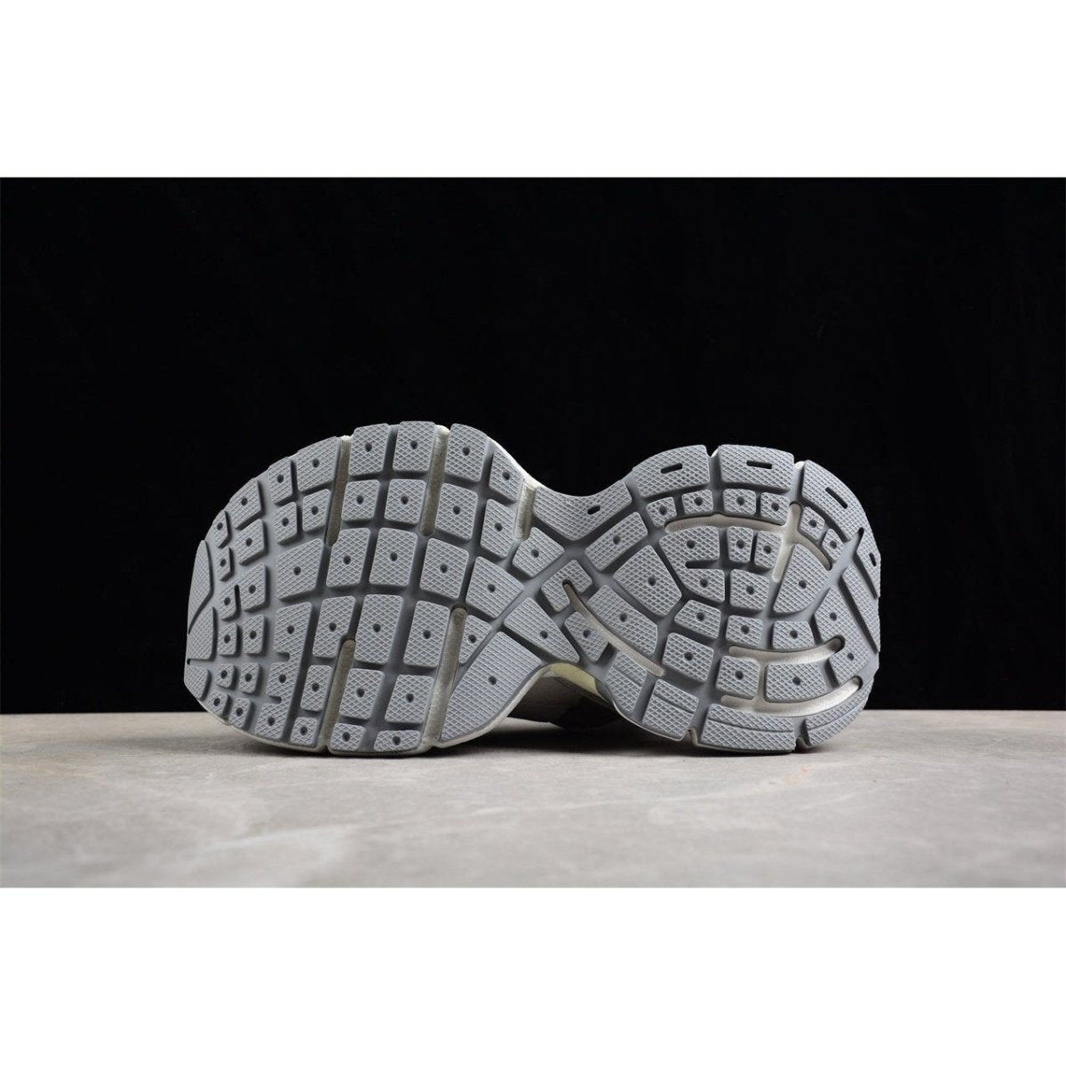 BALENCIAGA 3 - L - Grey Sneakers - White Unisex Streetwear Limited Edition - Introducing the BALENCIAGA 3XL in White Grey, a striking combination of luxury and contemporary design.