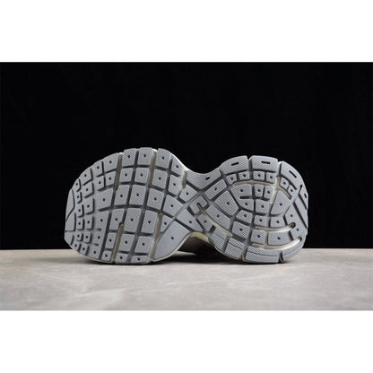 BALENCIAGA 3 - L - Grey Sneakers - White Unisex Streetwear Limited Edition - Introducing the BALENCIAGA 3XL in White Grey, a striking combination of luxury and contemporary design.