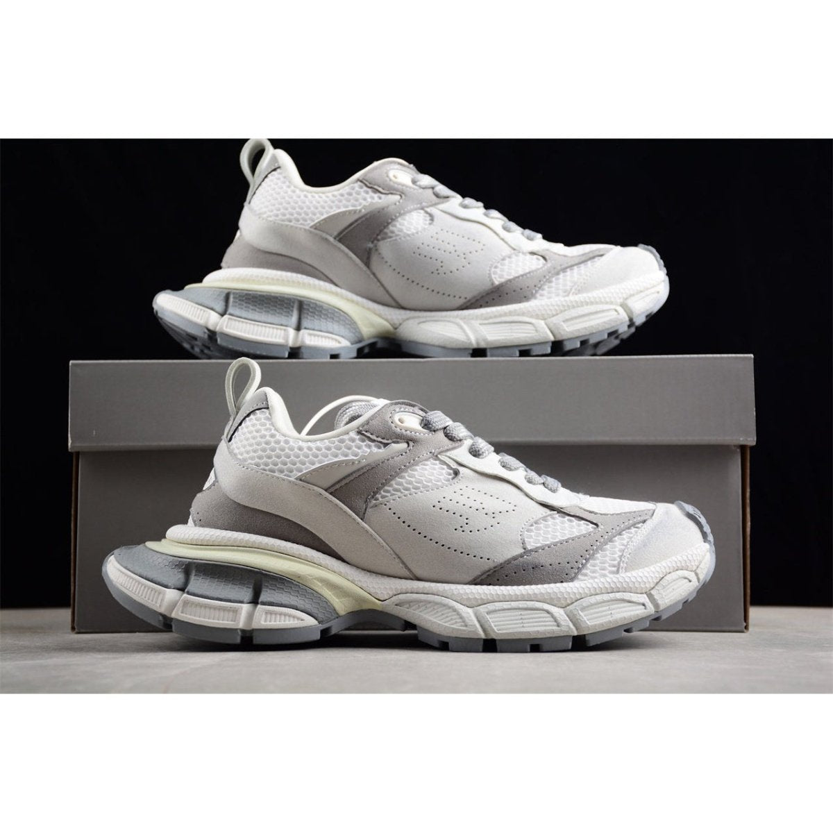 BALENCIAGA 3 - L - Grey Sneakers - White Unisex Streetwear Limited Edition - Introducing the BALENCIAGA 3XL in White Grey, a striking combination of luxury and contemporary design.