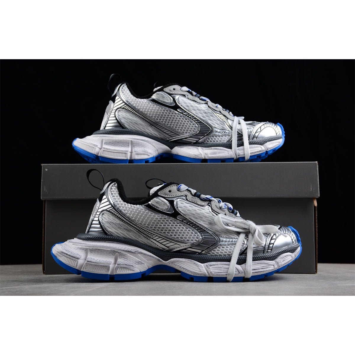 BALENCIAGA 3 - L - Grey Blue Sneakers - White Unisex Streetwear Limited Edition - Introducing the BALENCIAGA 3XL x White Grey Blue, a bold statement in contemporary footwear. These