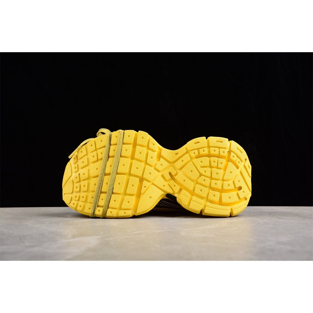 BALENCIAGA 3 - L - Yellow Sneakers - Black Unisex Streetwear Limited Edition - Introducing the BALENCIAGA 3XL x Yellow Black, a bold fusion of style and functionality. These