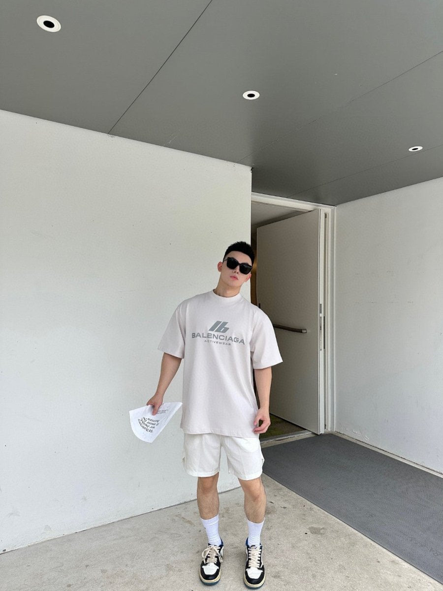 Camiseta Balenciaga Activewear (Beige claro)