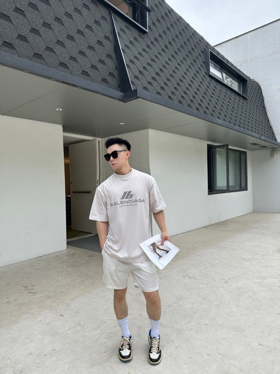 Camiseta Balenciaga Activewear (Beige claro)