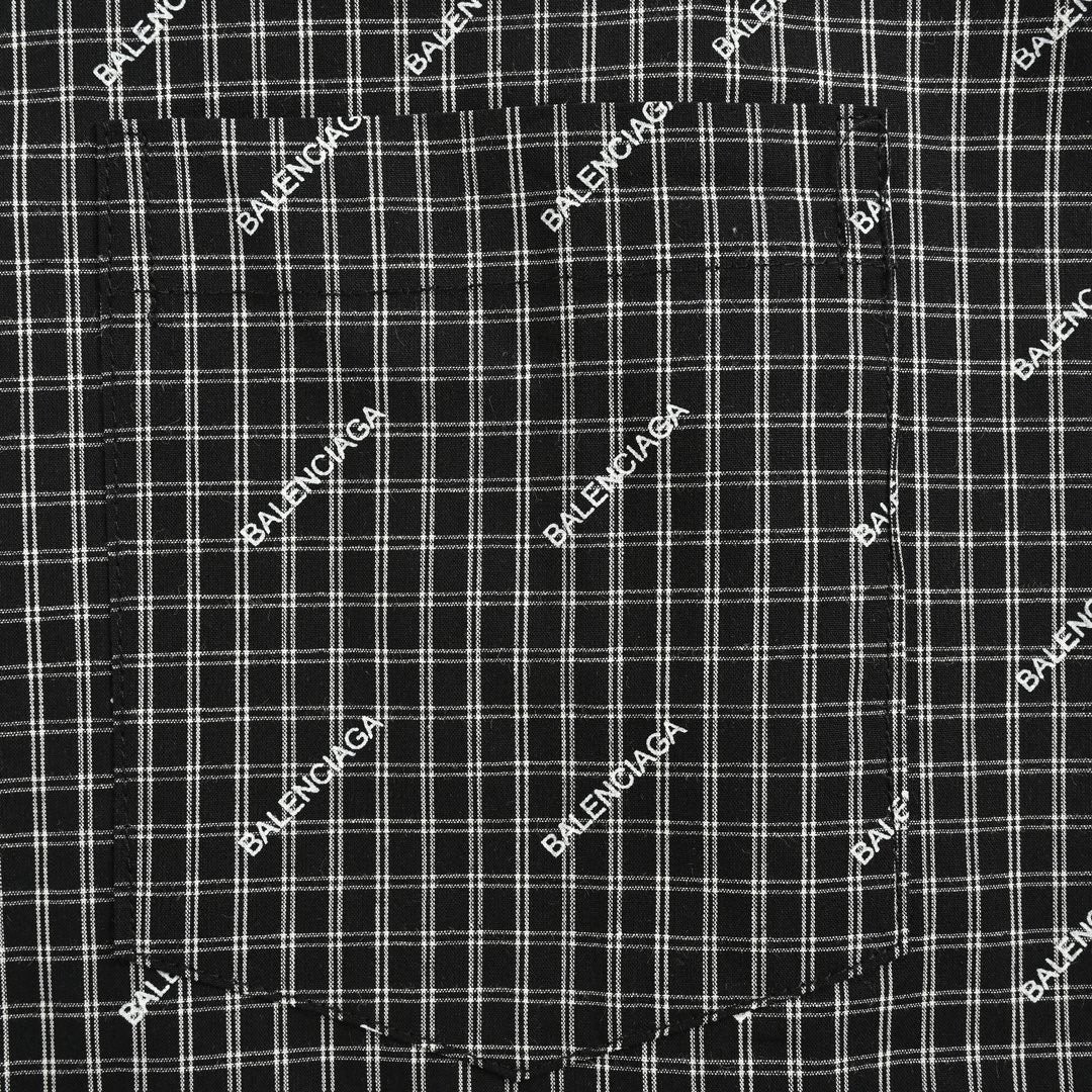 Chemise à carreaux à logo intégral de Balenciaga