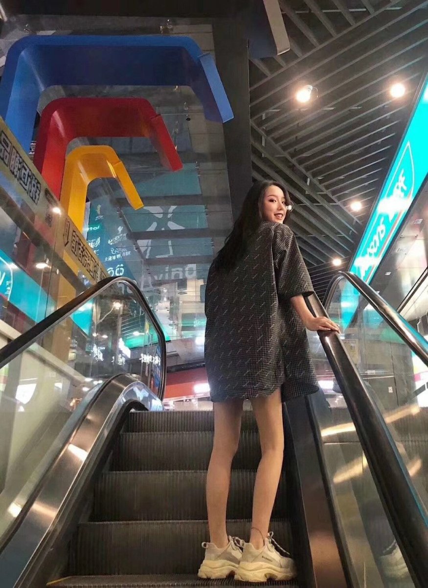 Chemise à carreaux à logo intégral de Balenciaga