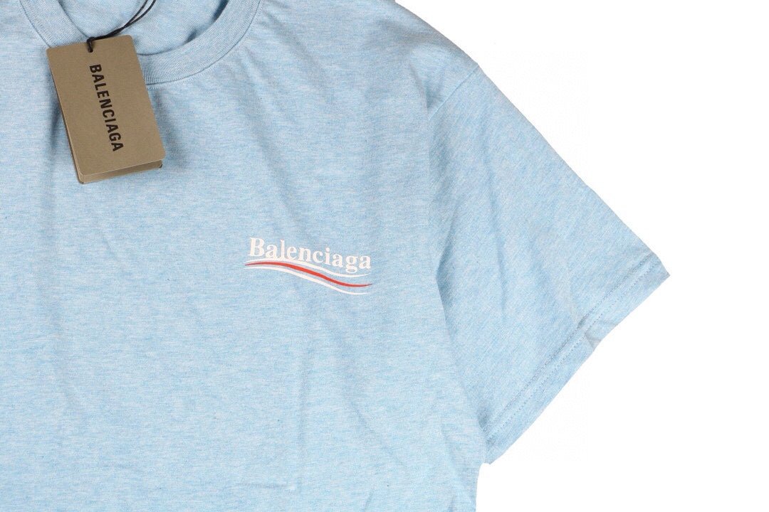 Camiseta Balenciaga Basic Logo - Azul claro