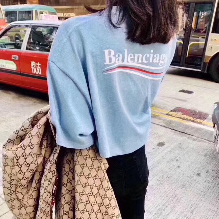 Camiseta Balenciaga Basic Logo - Azul claro