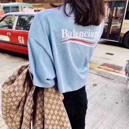 Camiseta Balenciaga Basic Logo - Azul claro