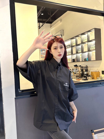 Camiseta de la campaña 'Be Different' de Balenciaga