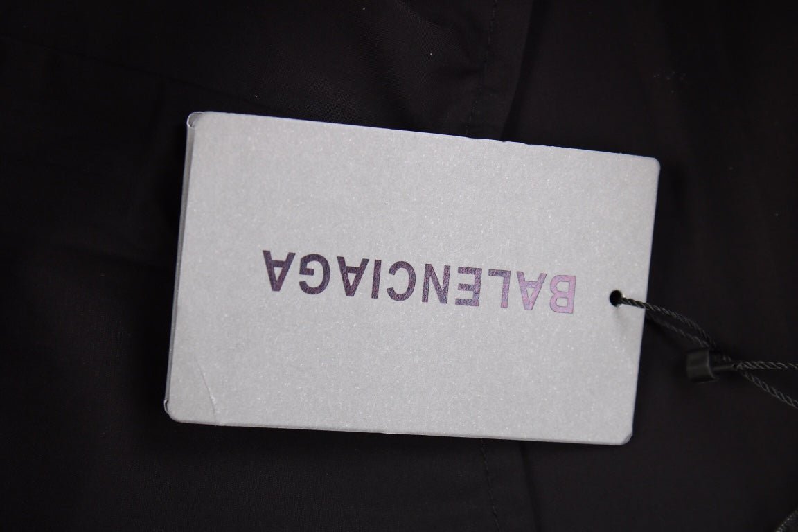 Camiseta de la campaña 'Be Different' de Balenciaga