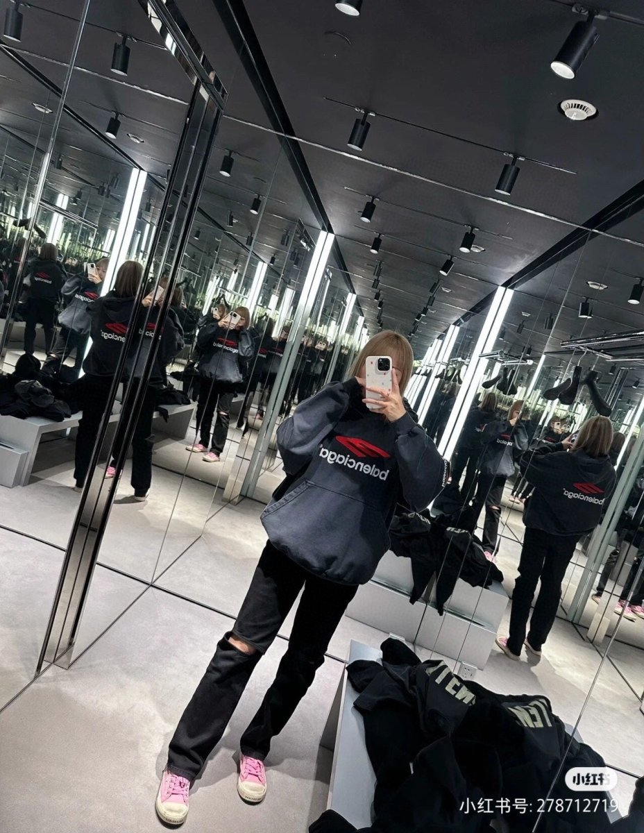 Sudadera negra Balenciaga