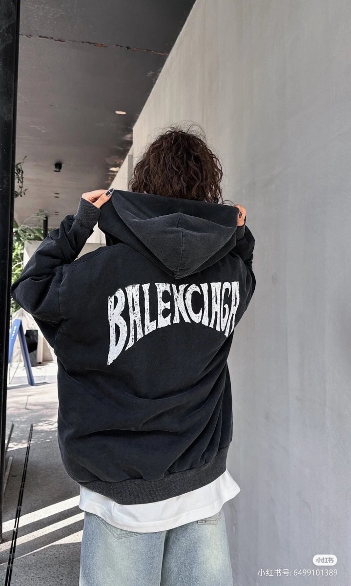 Sudadera negra Balenciaga