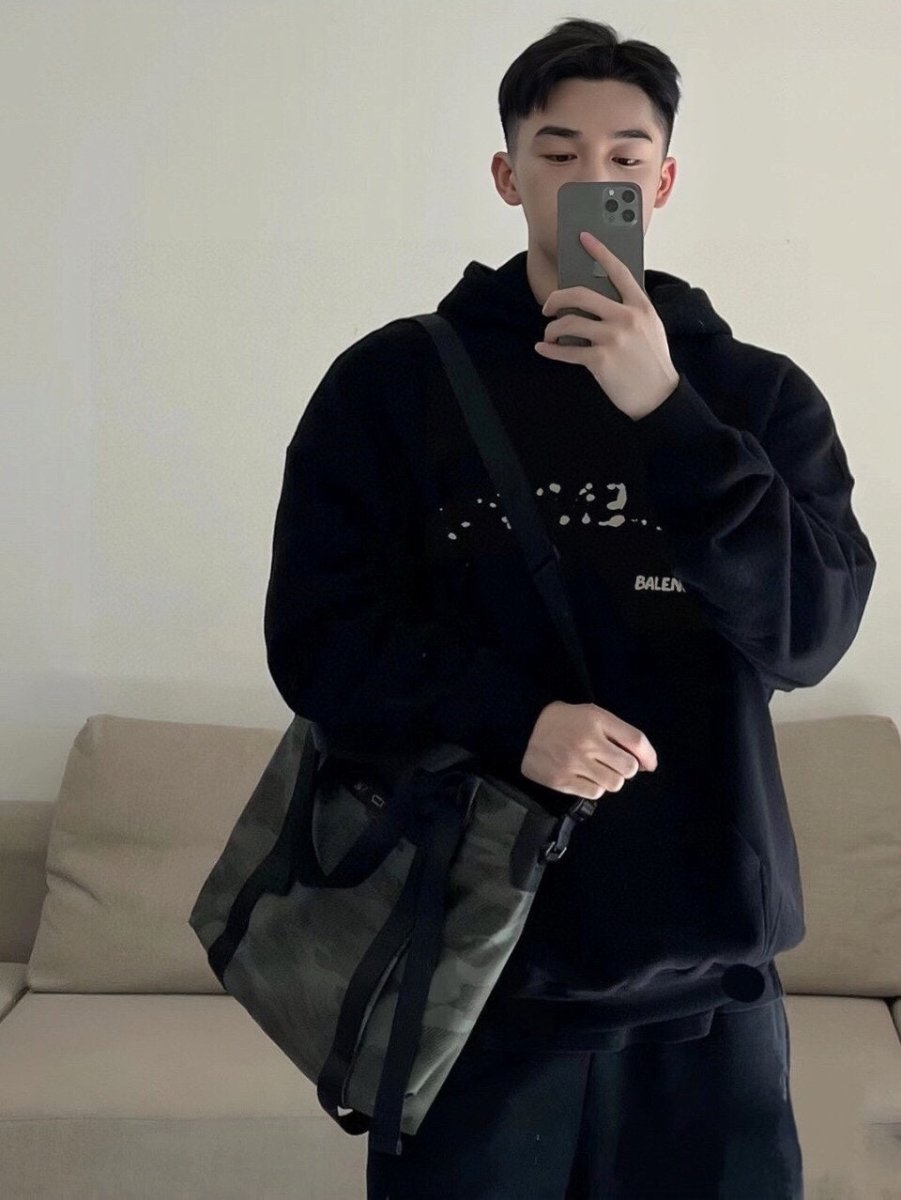 Sweat à capuche noir avec logo Balenciaga