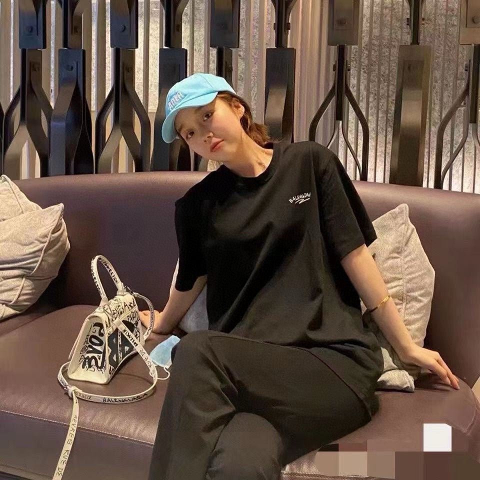 T-shirt noir Balenciaga avec motif graphique audacieux