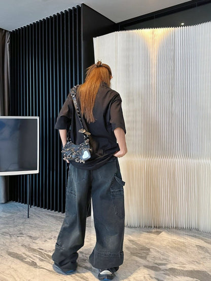 Camiseta negra Balenciaga con detalle de etiqueta