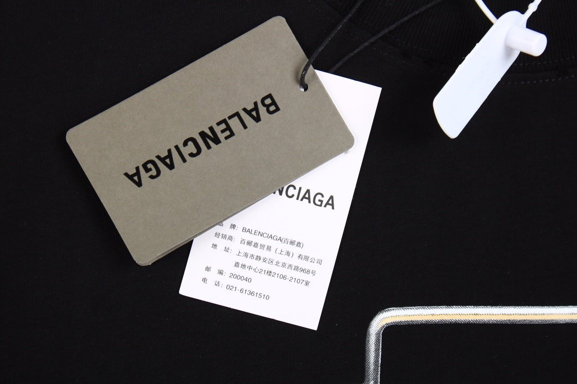 Camiseta Balenciaga diseño metálico negra