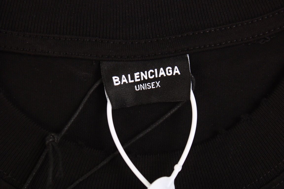 Camiseta Balenciaga diseño metálico negra
