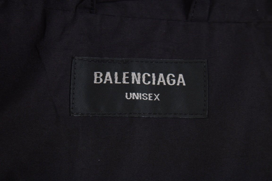 Chaqueta Balenciaga negra con cremallera