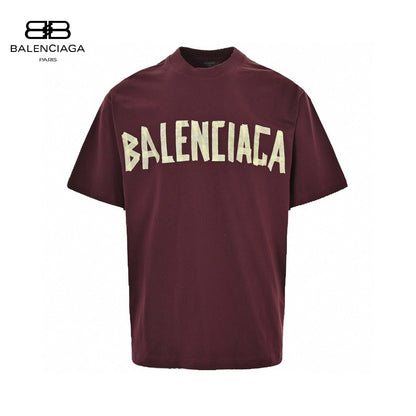 Balenciaga Burgundy Logo T-shirt Unisex Streetwear Limited Edition - <span>This Balenciaga t-shirt comes in a rich burgundy color, featuring a bold, oversized logo print