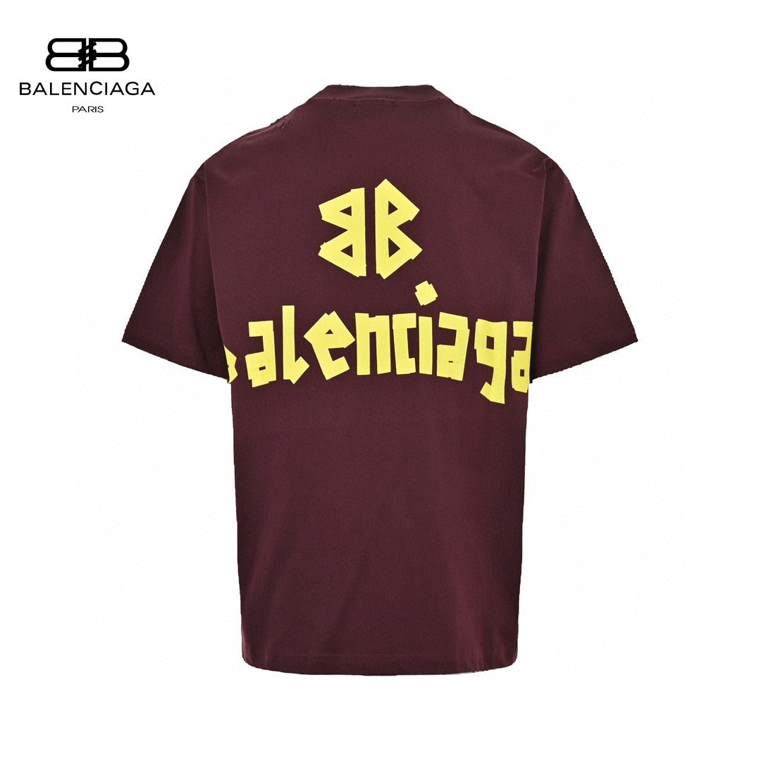 Camiseta Balenciaga con logo color burdeos