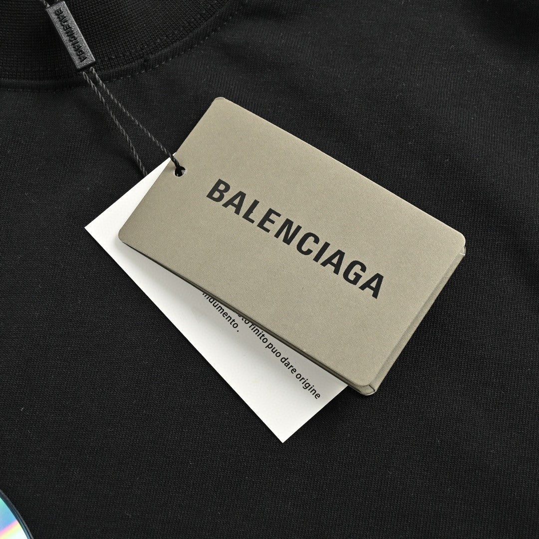 Camiseta negra con gráfico de Balenciaga CD.