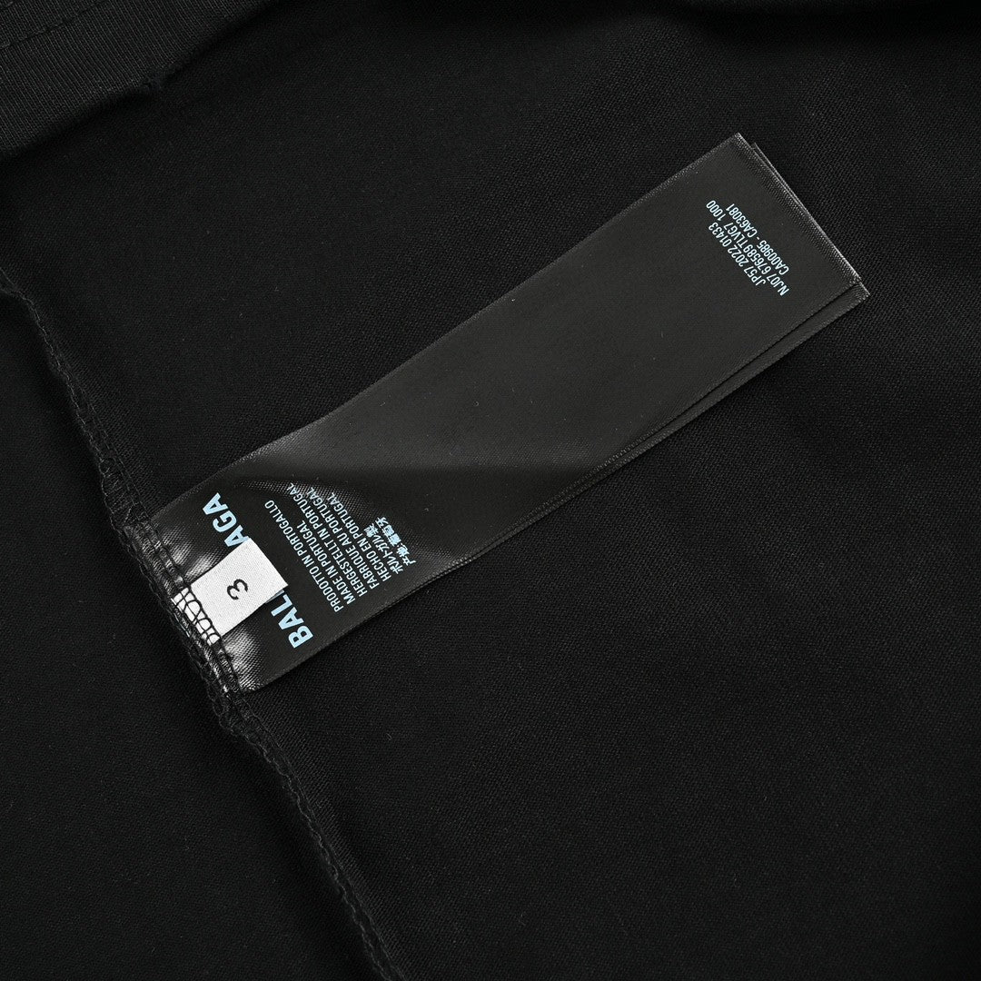 Camiseta negra con gráfico de Balenciaga CD.