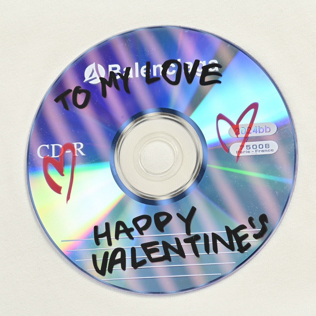 Camiseta blanca con gráfico CD de Balenciaga